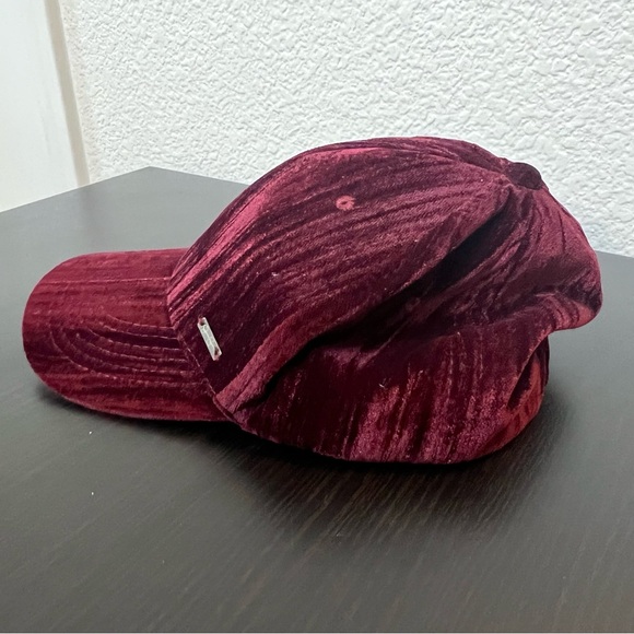 Jessica Simpson Women’s Burgundy Adjustable Strapback Baseball Cap Hat - Picture 3 of 7